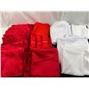 Image 1 : Assorted Table Linens
