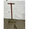 Image 1 : Vintage Push Mower