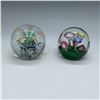 Image 1 : 2pc Floral Design Paperweights