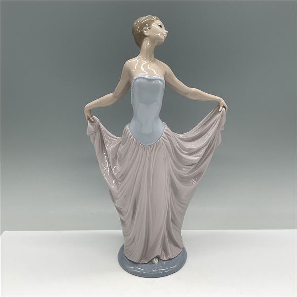 Lladro Porcelain Figurine, Dancer 01005050
