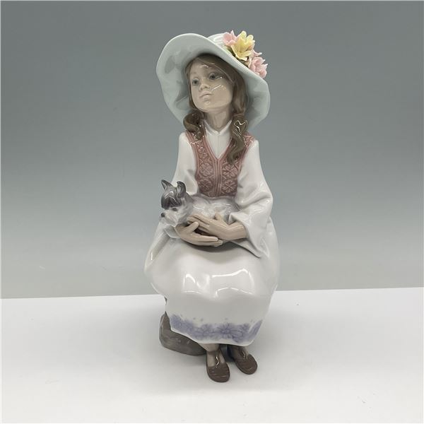 Lladro Porcelain Figurine, Daydreams 01006400, Signed