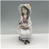 Image 1 : Lladro Porcelain Figurine, Daydreams 01006400, Signed