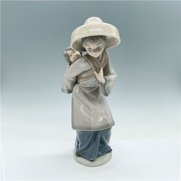 Lladro Porcelain Figurine, My Precious Bundle 01005123