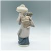 Image 2 : Lladro Porcelain Figurine, My Precious Bundle 01005123