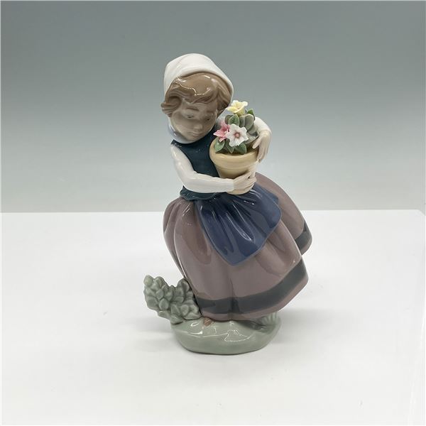 Lladro Porcelain Figurine, Spring is Here 01005223