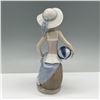 Image 2 : Lladro Porcelain Figurine, Summer 01005219