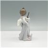 Image 2 : Lladro Porcelain Figurine, Sweep Away The Clouds 01005726
