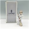 Image 4 : Lladro Porcelain Figurine, Sweep Away The Clouds 01005726