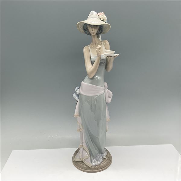Lladro Porcelain Figurine, Tea Time 01005470