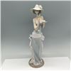 Image 1 : Lladro Porcelain Figurine, Tea Time 01005470