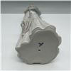 Image 3 : Lladro Porcelain Figurine, Walk with the Dog 01004893