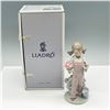 Image 4 : Lladro Spring Figurine w/Original Box 01005217