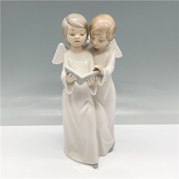 Nao by Lladro Porcelain Angels Singing Figurine