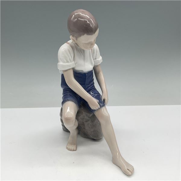 Bing & Grondahl Boy On A Rock Figurine