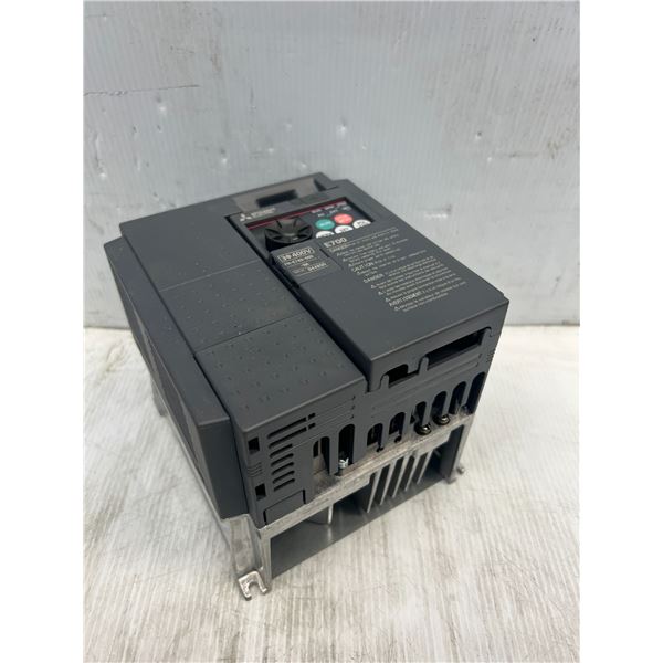 Mitsubishi #FR-E740-060-NA Inverter