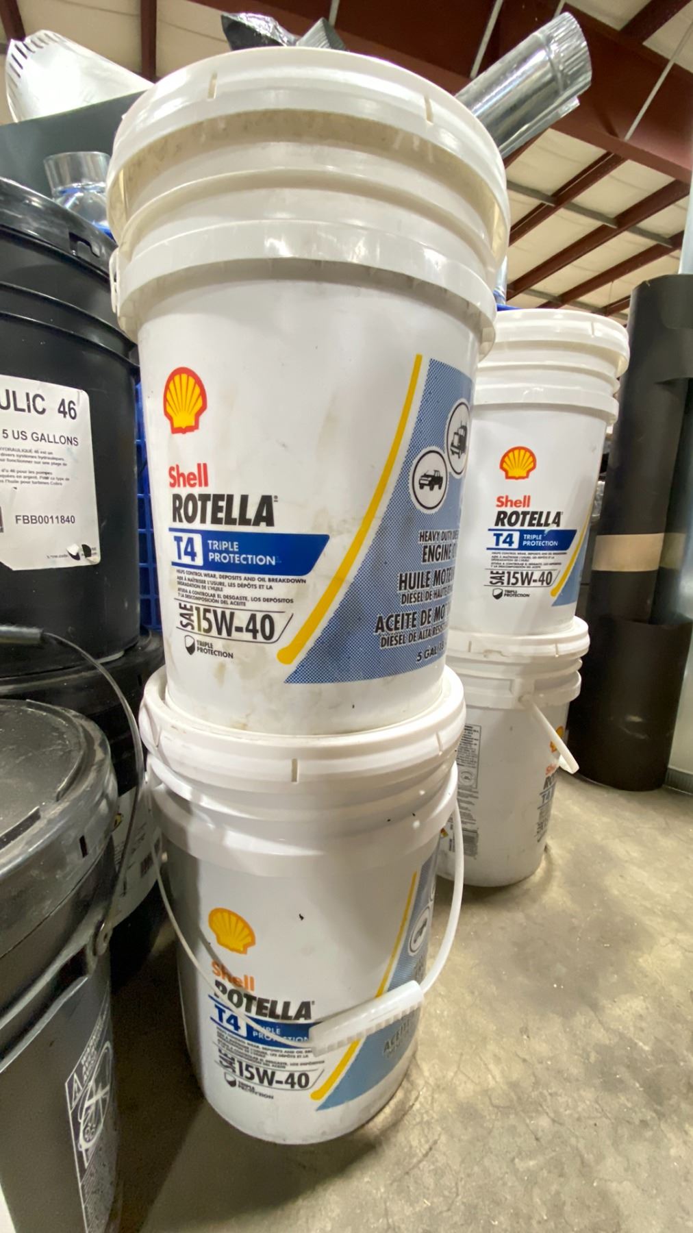 Shell R3 Buckets 2- 18.9L BUCKETS OF SHELL ROTELLA 15W-40 HEAVY DUTY DIESEL ENGINE OIL