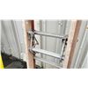 Image 2 : ORANGE WERNER 28' ALUMINUM/ FIBREGLASS EXTENSION LADDER