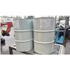 Image 2 : 4 GREY INDUSTRIAL METAL EMPTY BARRELS WITH LIDS