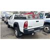 Image 2 : 2015 TOYOTA TACOMA, 4DR PU, WHITE, VIN 5TFUX4EN6FX033545