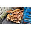 Image 2 : PALLET OF ASSORTED LUMBER