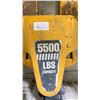 Image 2 : TITAN YELLOW 5500 LBS CAPACITY INDUSTRIAL 22" SHORT FORK PALLET JACK