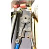 Image 2 : 2 RONA HAND TILE CUTTLERS, HAND HELD ROLLER, INDUSTRIAL CRIMPING TOOL, HAND OPERATED LAMINATE CUTTER