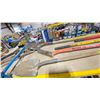 Image 2 : SHELF OF ASSORTED LARGE TOOLS / YARD TOOLS