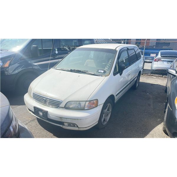 1997 HONDA ODYSSEY SRS, 4DR 5 PASS VAN, WHITE, VIN JHMRA1840VC800402