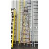 Image 2 : 10' ALLRIGHT WOODEN STEP LADDER WITH 300 LB MAX CAPACITY, 24' FEATHERLITE ALUMINUM EXTENSION