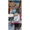 Image 1 : BOX WITH ASSORTED HAND TOOLS