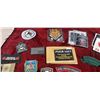 Image 8 : TIN COMES WITH ASSORTED BADGES