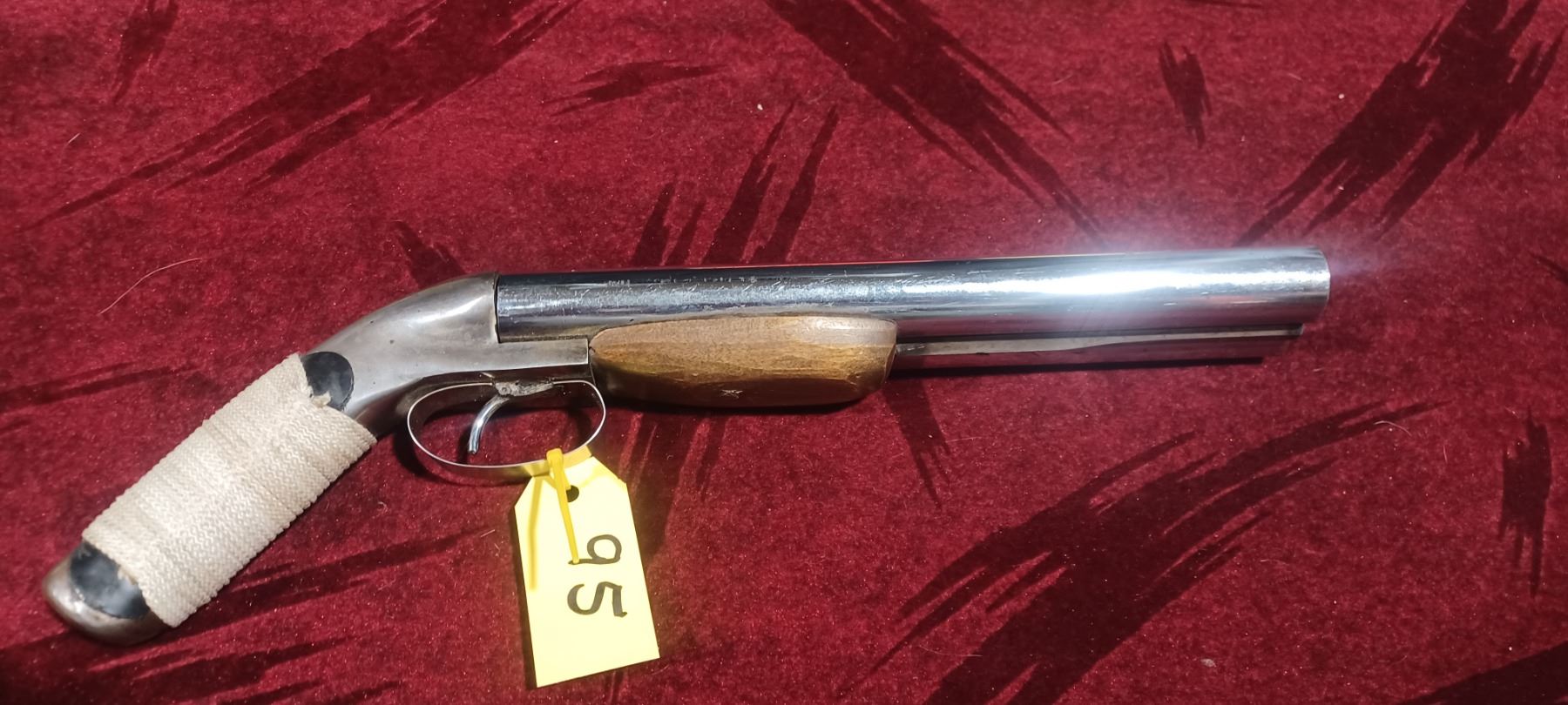 ONAMENTAL DOUBLE BARREL GUN - NOT OPERABLE