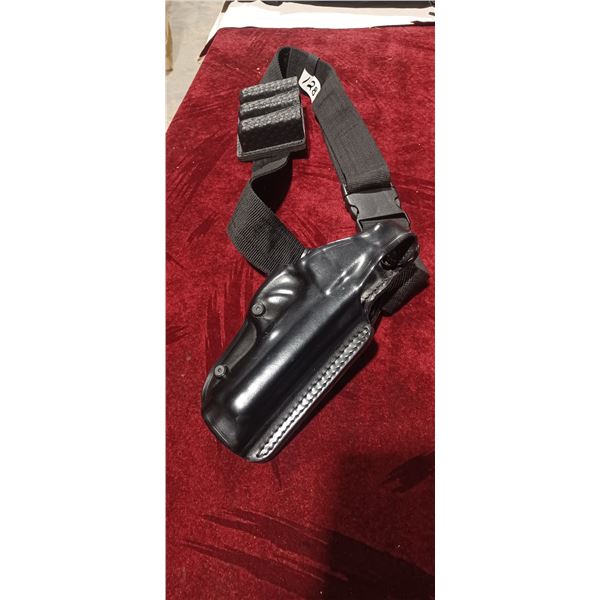NEW BELT COMES WITH 9MM MAG HOLDERS AND VEGA MOD PB12 LEATHER HOLSTER
