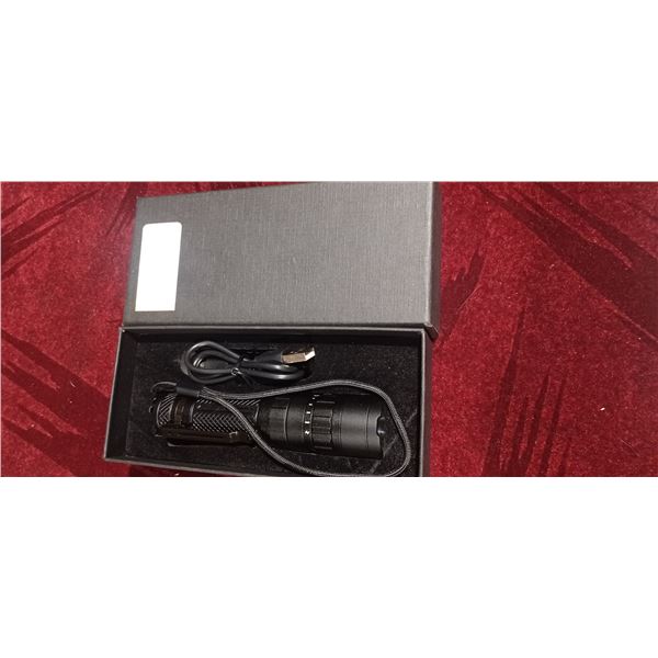 NEW RECHARCHABLE LED FLASHLIGHT
