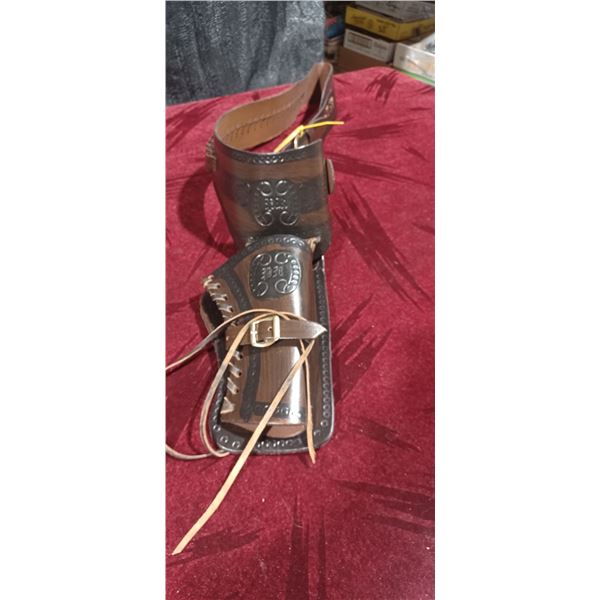AMMO BELT COMES WITH HOLSTER - LEATHER