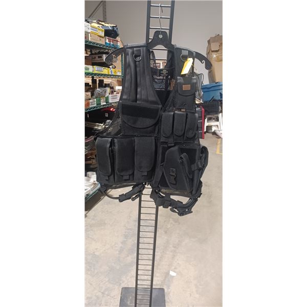 BLACK TACTICAL VEST