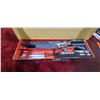 Image 2 : UX UMAREX AIR JAVELIN - NEW IN BOX - C02 POWERED AIR RIFLE - 170 GR ARROWS - 300+FPS