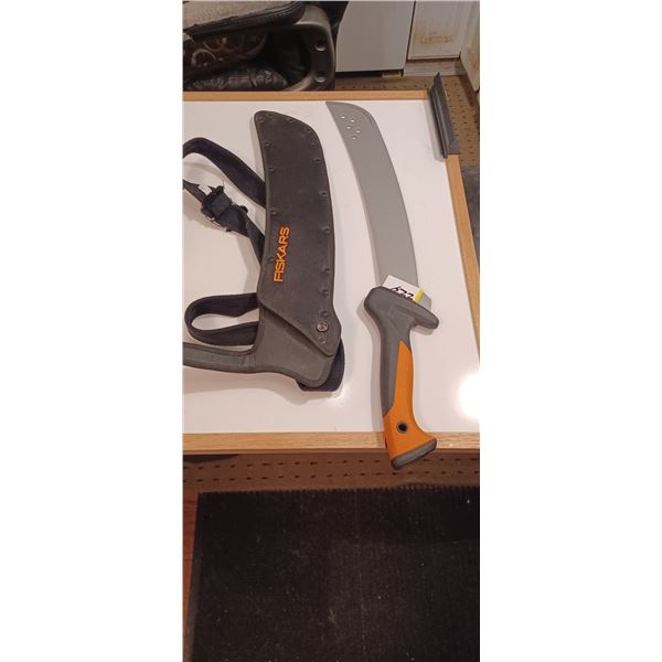 FISKARS 16 INCH MACHETE C/W SHEATH