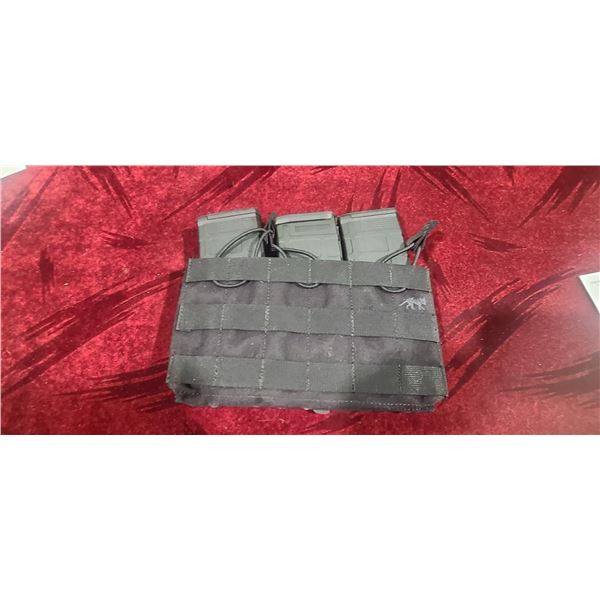 THREE MAGAZINE BELT AMMO HOLDER COMES WITH THREE 5,56X45MM FIVE SHOT MAGAZINES