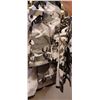 Image 4 : NEW SNOW CAMO XL JACKET, HAT AND XL PANTS