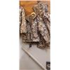 Image 3 : LIGHT WEIGHT CAMO JACKET AND PANTS SIZE XL C/W EXTRA  MEDIUM JACKET