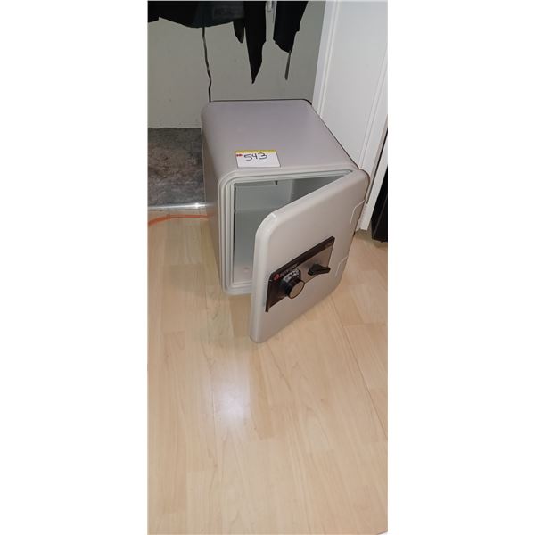 SENTRY HAND GUN SAFE COMBINATION LOCK 13INCHES X16 INX 16 IN