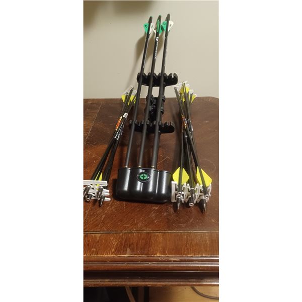 CROSS BOW BOLTS AND QUIVER APROX 18