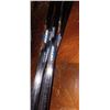 Image 3 : CROSS BOW BOLTS AND QUIVER APROX 18