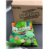 Image 2 : Box of 12 Sour Skittles Gummies Packs, 130 g Each