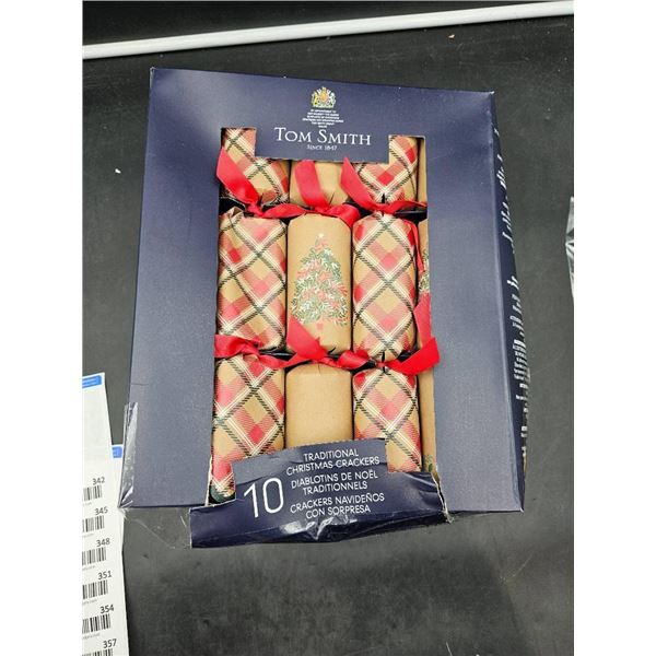 Tom Smith Box of 10 Traditional Christmas Crackers