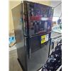 Image 2 : Whirlpool Top-Freezer Refrigerator, Model WRT518SZFG