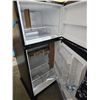 Image 5 : Whirlpool Top-Freezer Refrigerator, Model WRT518SZFG