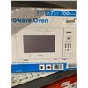 Image 3 : Danby DBMW0721BWW 0.7 Cu. Ft. 700-Watt Microwave Oven