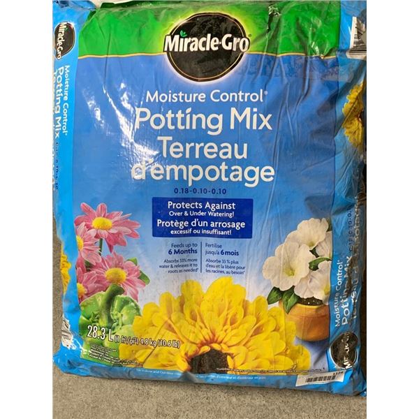 Miracle-Gro Moisture Control Potting Mix